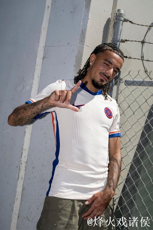 福法纳：帕尔默只要上场就是队内最佳；古斯托每天都刻苦训练